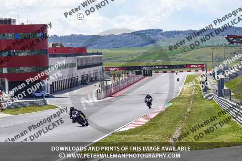 cadwell no limits trackday;cadwell park;cadwell park photographs;cadwell trackday photographs;enduro digital images;event digital images;eventdigitalimages;navarra;no limits trackdays;peter wileman photography;racing digital images;trackday digital images;trackday photos